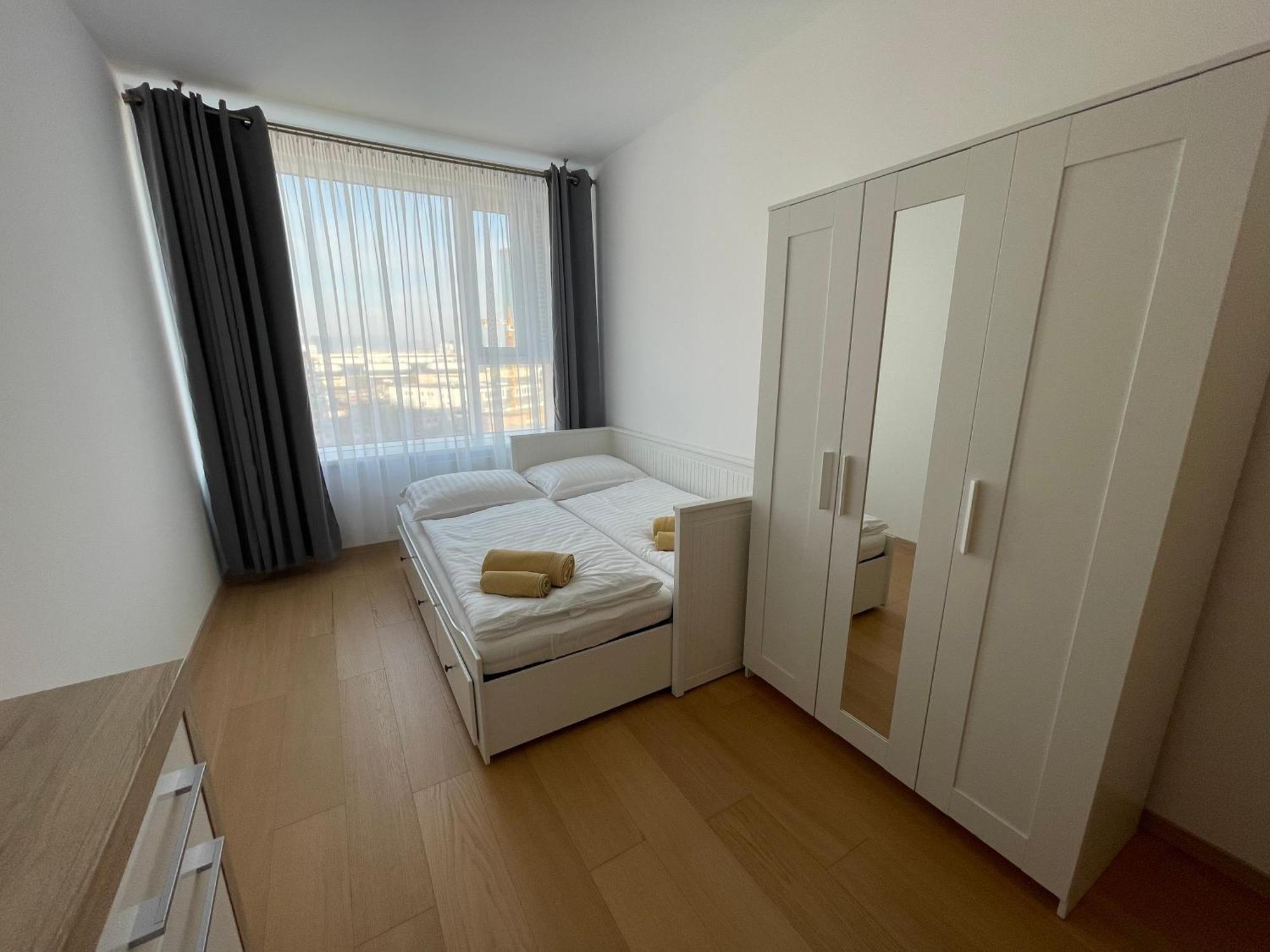 Sag Panorama City Apartment 3 Rooms Free Parking Free Wifi Bratislava Exterior photo